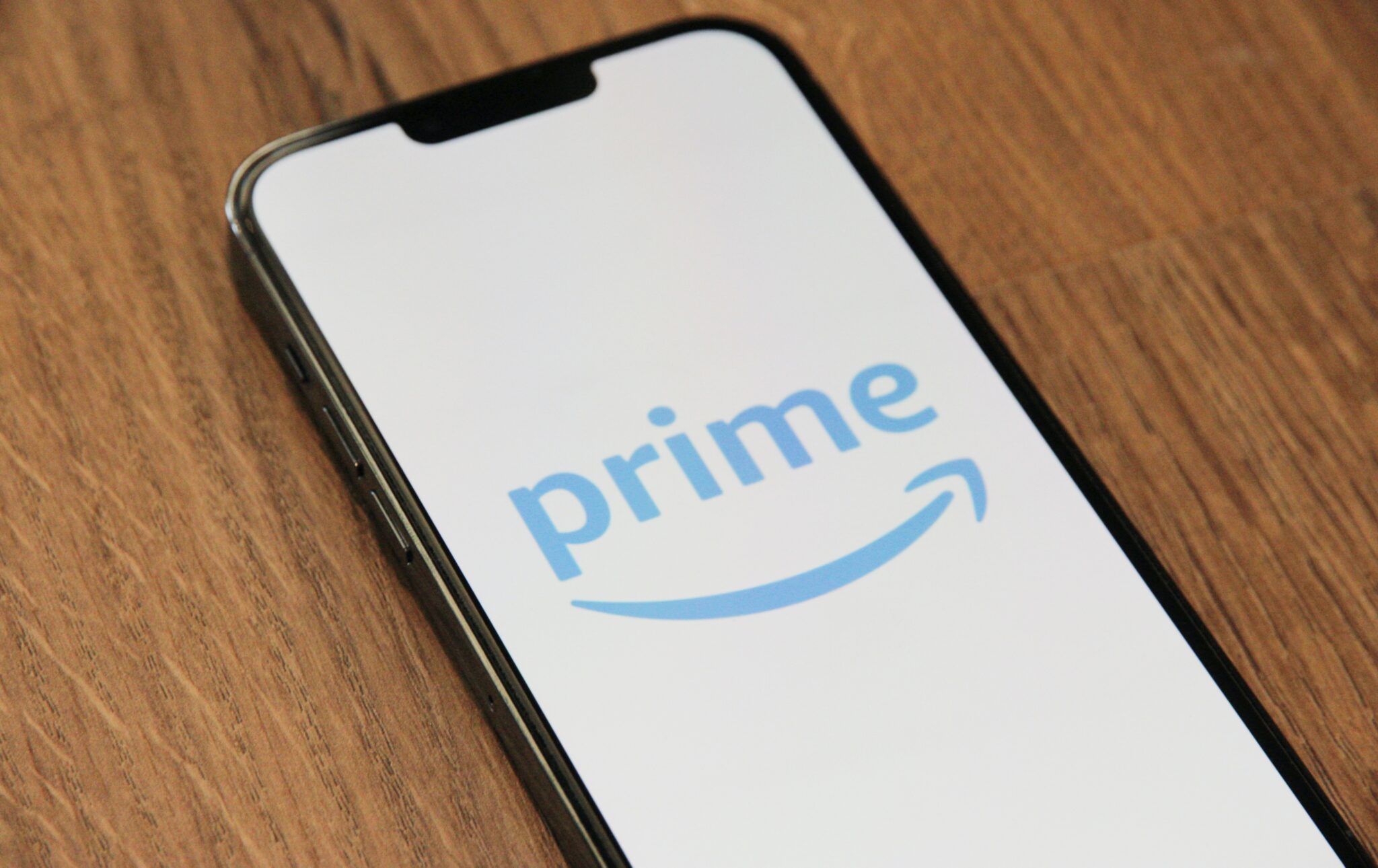 Celular mostrando Amazon Prime
